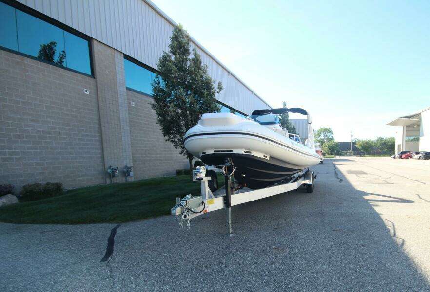 2024 Zodiac Medline 9 NEO