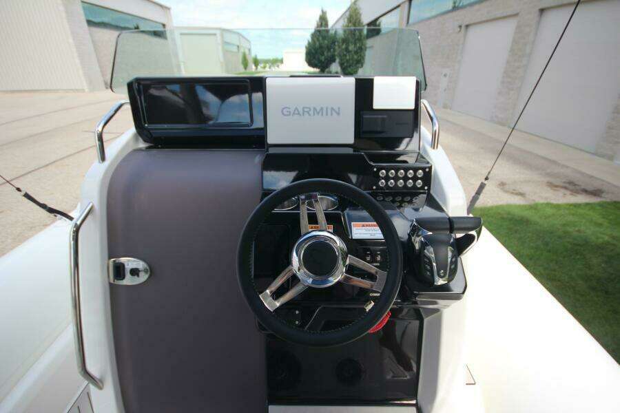 2024 Zodiac Medline 9 NEO