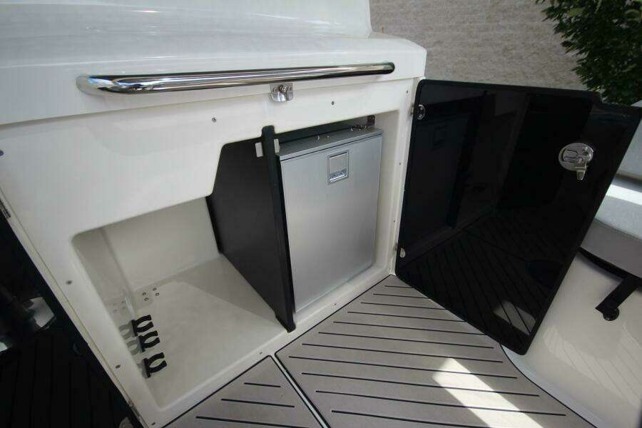 2024 Zodiac Medline 9 NEO