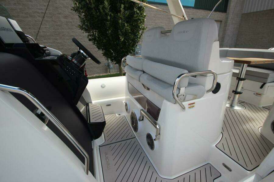 2024 Zodiac Medline 9 NEO