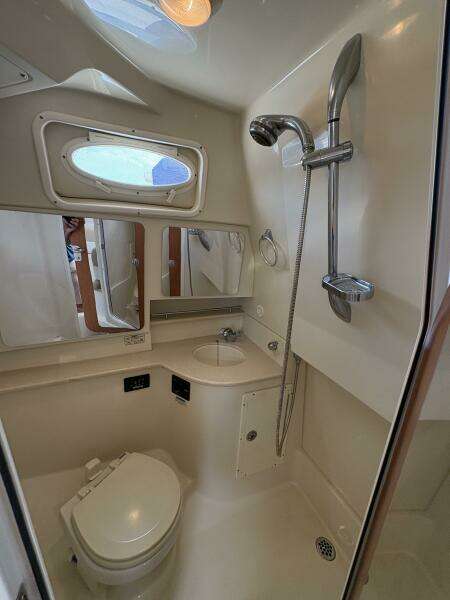2009 Wellcraft 340 Coastal 