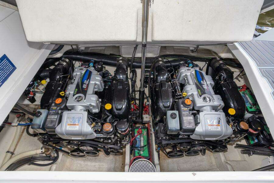 2018 Formula 37 Performance Cruiser