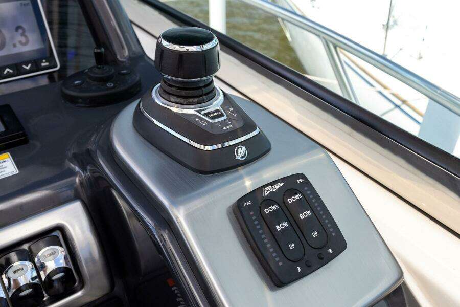 2018 Formula 37 Performance Cruiser