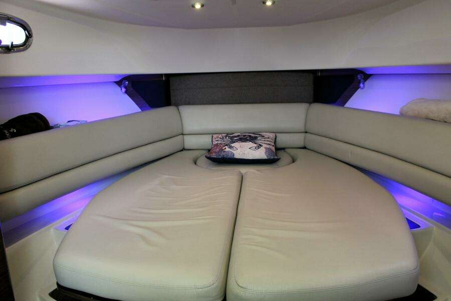 2017 Boston Whaler 345 Conquest