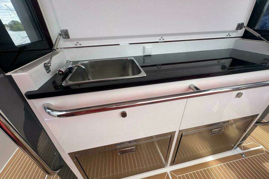 2025 Nimbus Tender 11