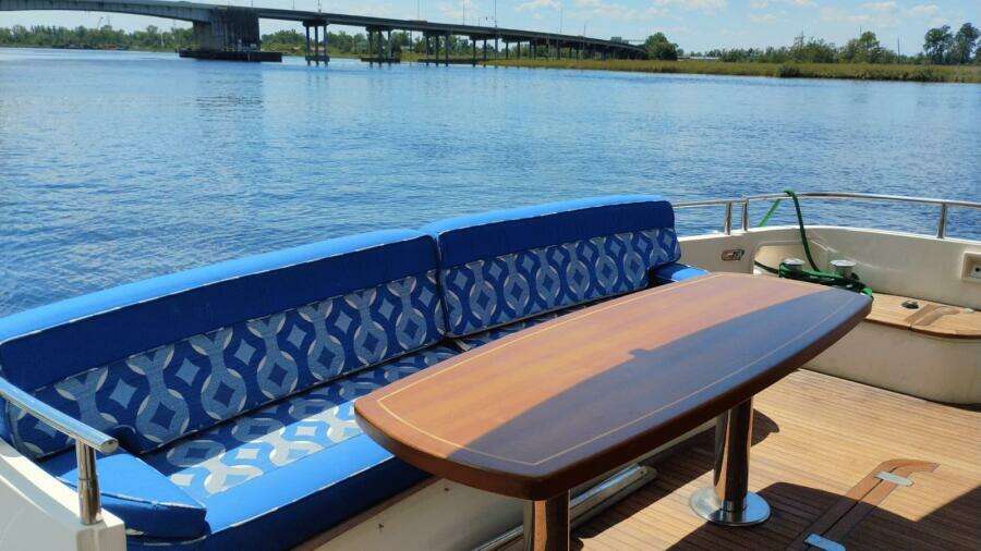 2001 Viking Princess 72