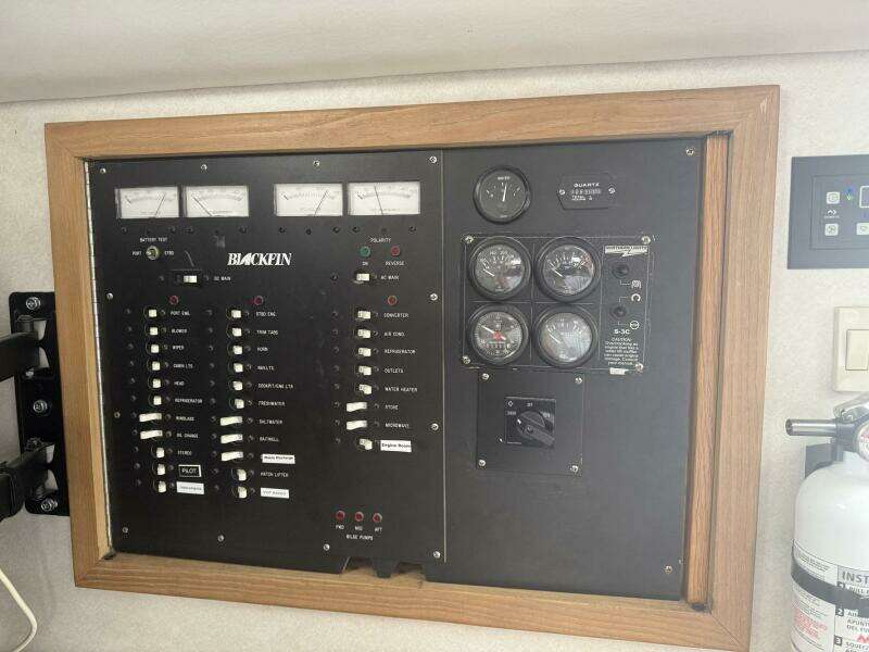 1997 Blackfin Combi 33