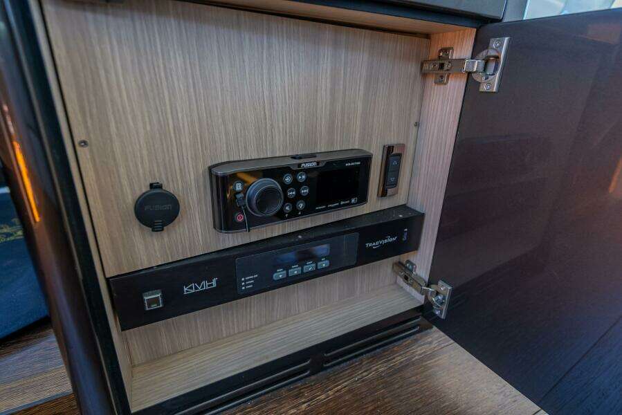 2018 Sunseeker Predator 57