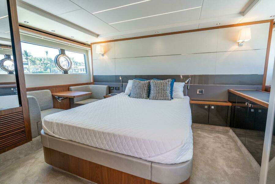 2018 Sunseeker Predator 57