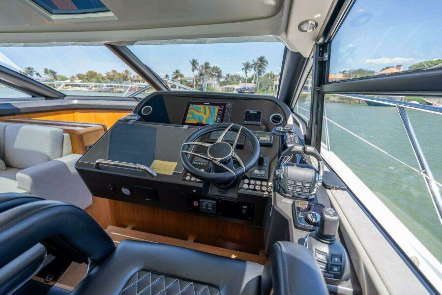 2018 Sunseeker Predator 57