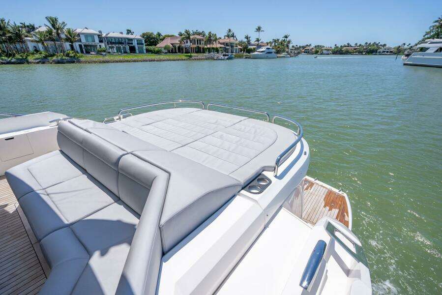 2018 Sunseeker Predator 57