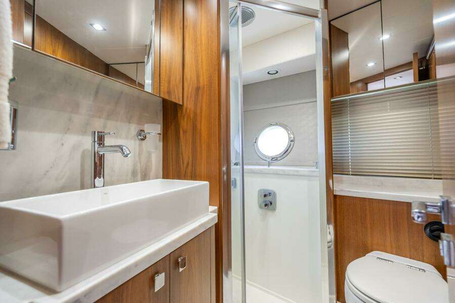 2018 Sunseeker Predator 57