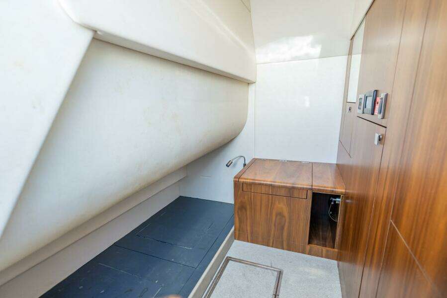 2018 Sunseeker Predator 57