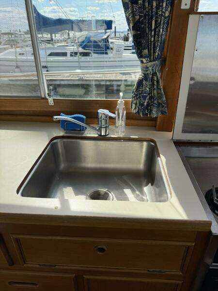 1999 Grand Banks 42 Classic