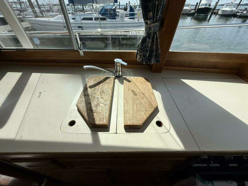 1999 Grand Banks 42 Classic