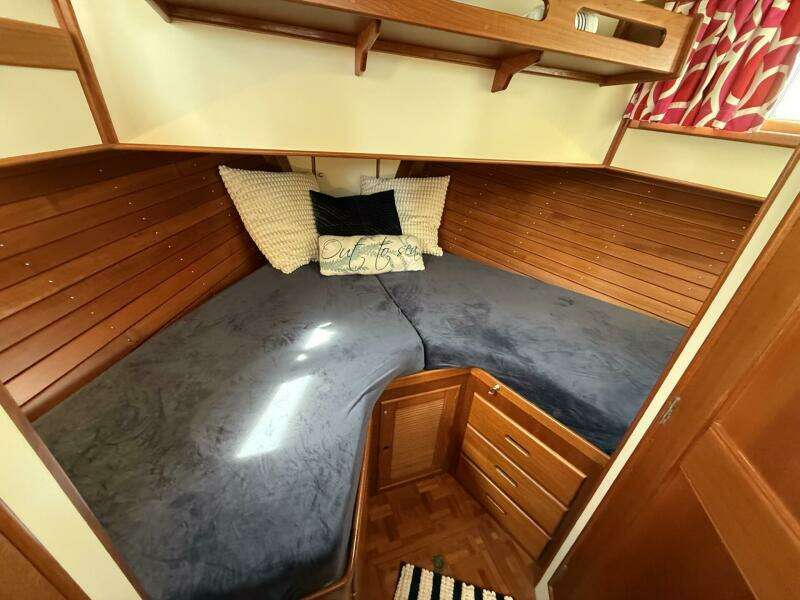 1999 Grand Banks 42 Classic