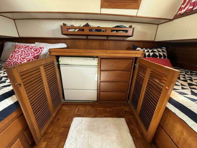 1999 Grand Banks 42 Classic