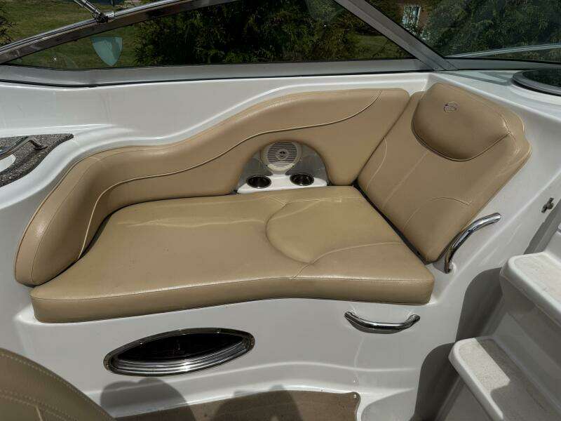 2011 Crownline 264 CR