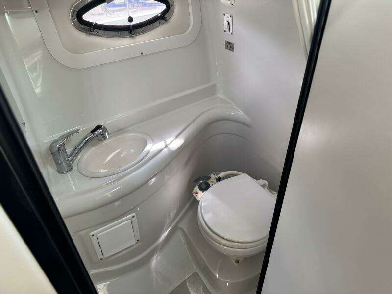 2011 Crownline 264 CR