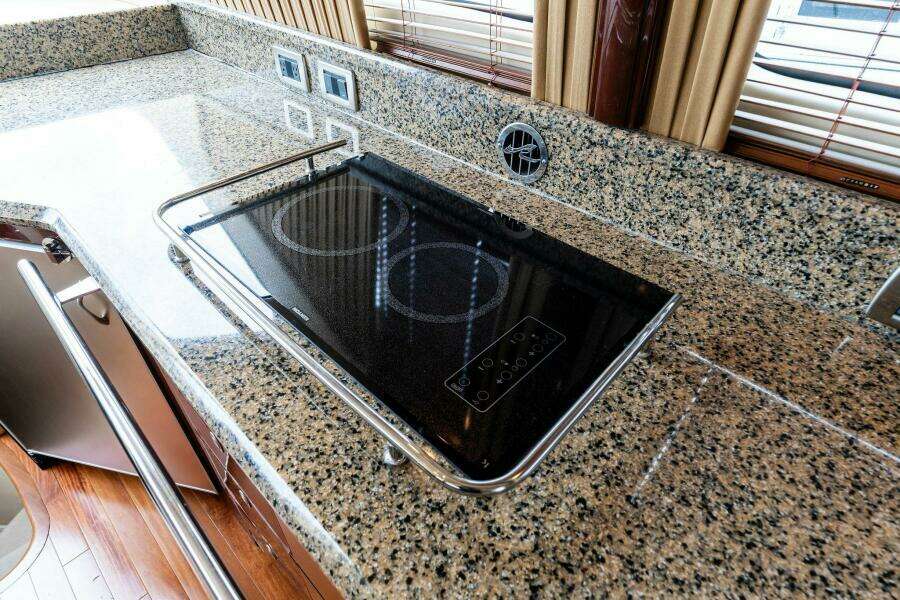 2007 Sea Ray 58 Sedan Bridge