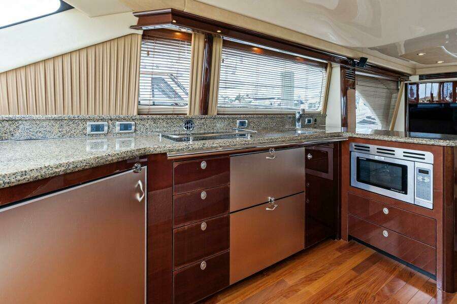 2007 Sea Ray 58 Sedan Bridge
