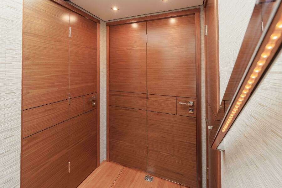 2017 Tiara Yachts C53 Coupe