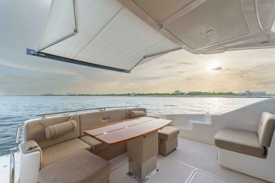 2017 Tiara Yachts C53 Coupe