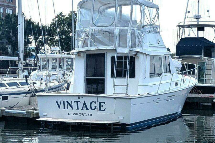 1988 Cape Dory 36 Flybridge Sedan Fast Trawler
