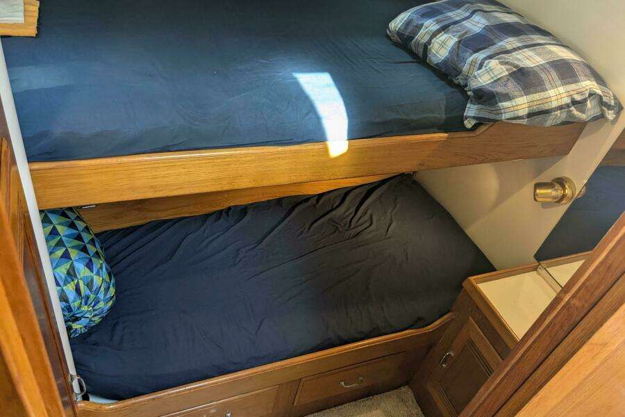 1988 Cape Dory 36 Flybridge Sedan Fast Trawler