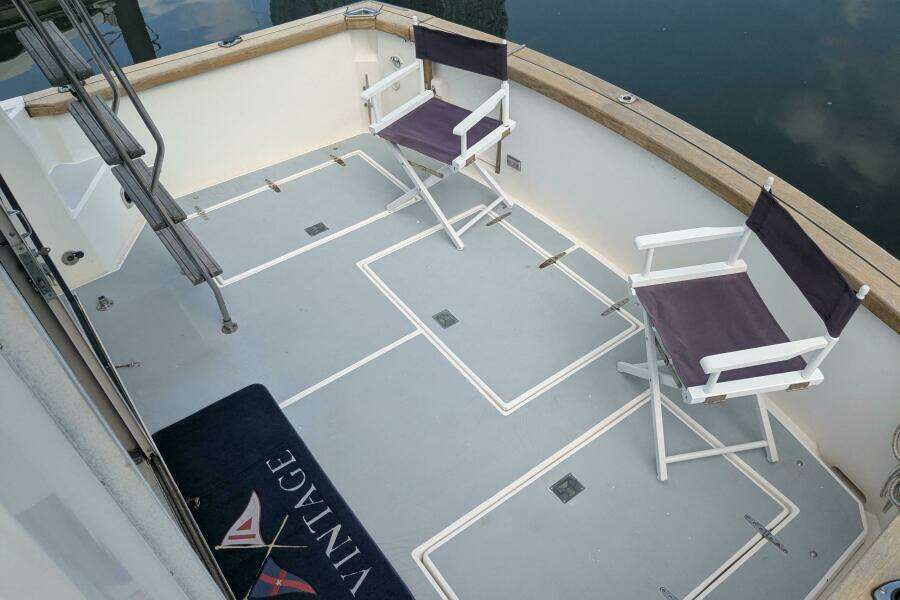 1988 Cape Dory 36 Flybridge Sedan Fast Trawler