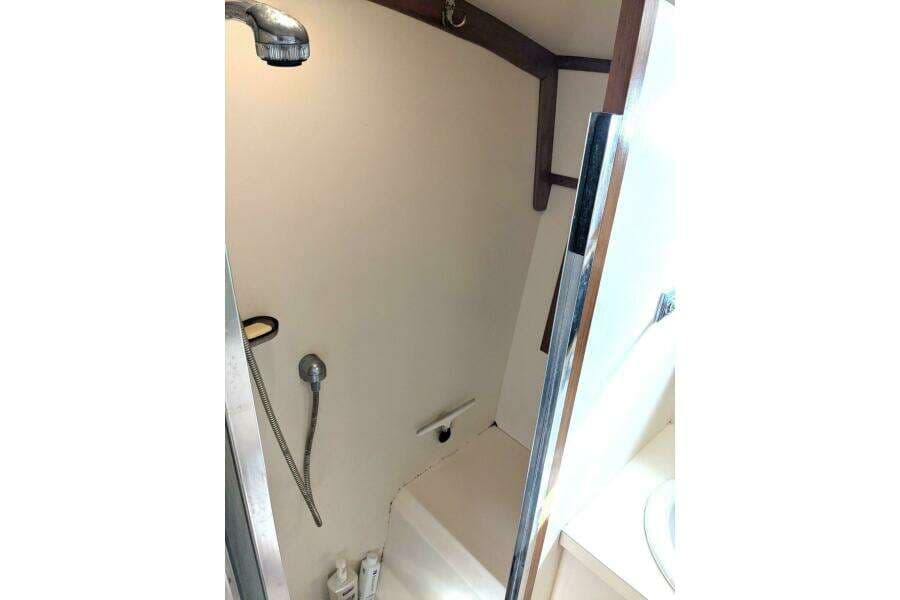 1988 Cape Dory 36 Flybridge Sedan Fast Trawler