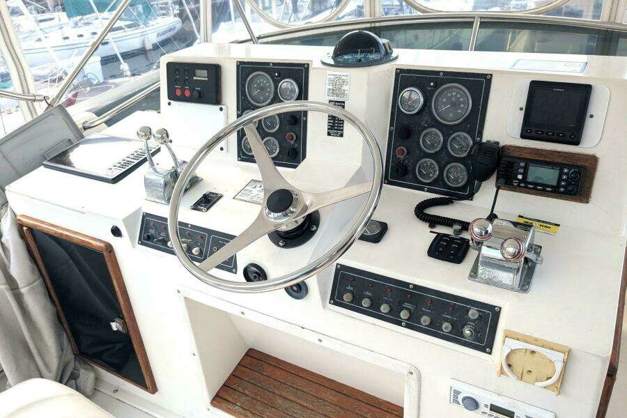 1988 Cape Dory 36 Flybridge Sedan Fast Trawler