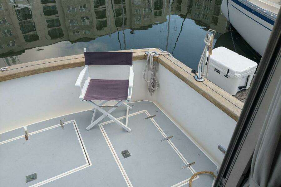 1988 Cape Dory 36 Flybridge Sedan Fast Trawler