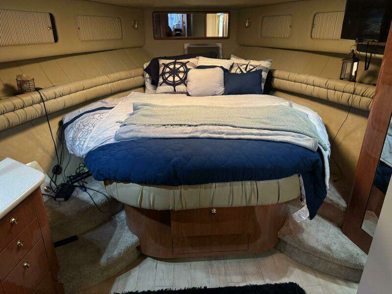 1998 Sea Ray 550 Sedan Bridge