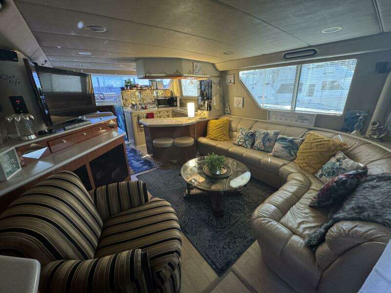 1998 Sea Ray 550 Sedan Bridge