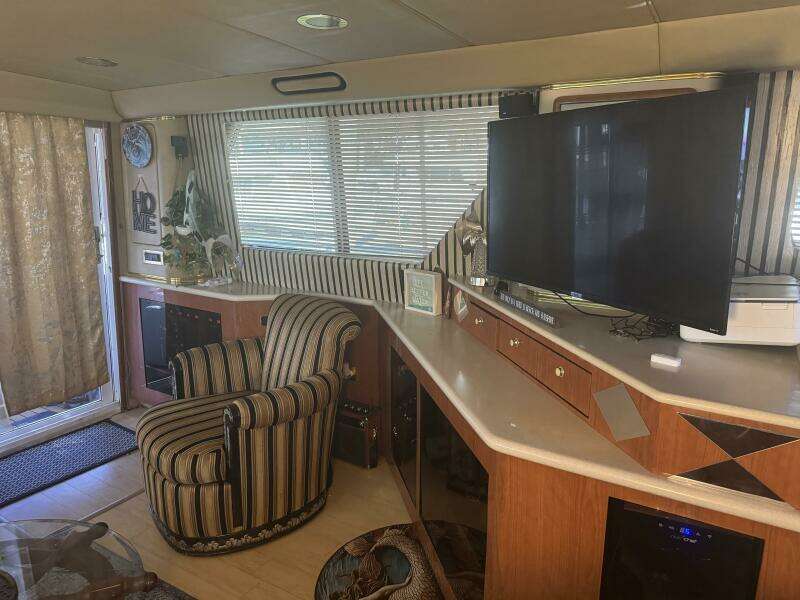 1998 Sea Ray 550 Sedan Bridge