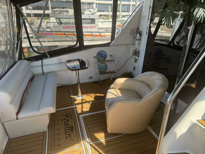 1998 Sea Ray 550 Sedan Bridge