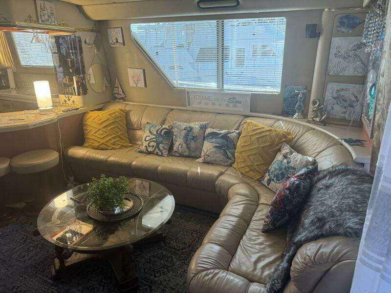 1998 Sea Ray 550 Sedan Bridge