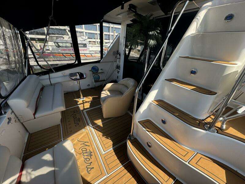 1998 Sea Ray 550 Sedan Bridge