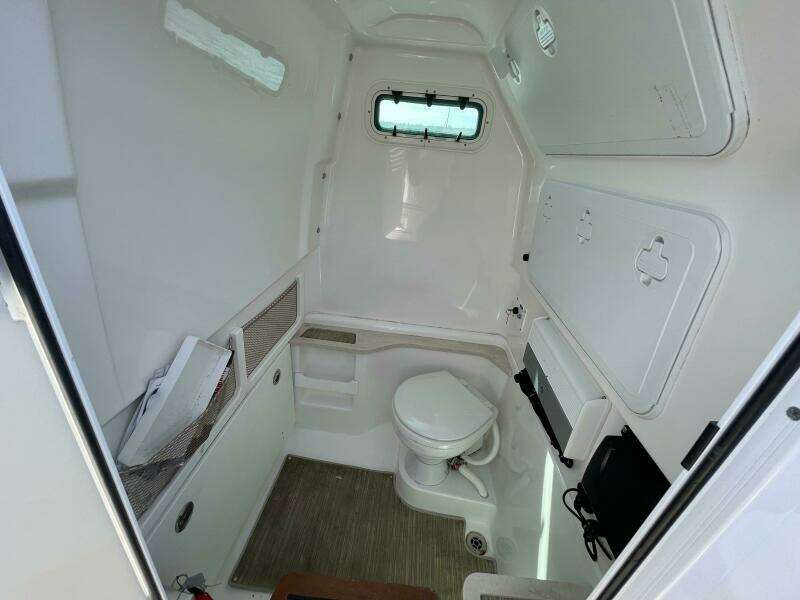 2019 Everglades 273 CC