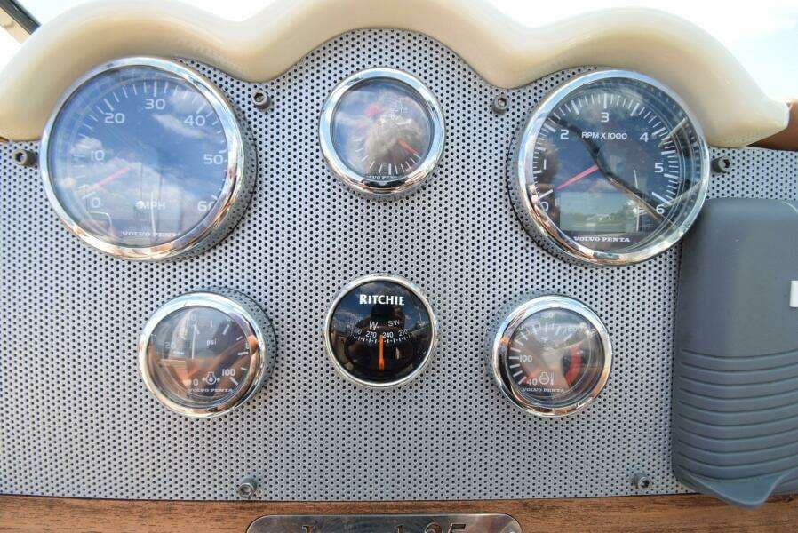 2014 Chris-Craft 25 Launch