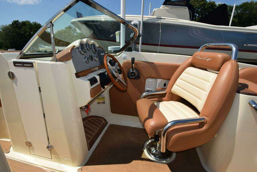 2014 Chris-Craft 25 Launch