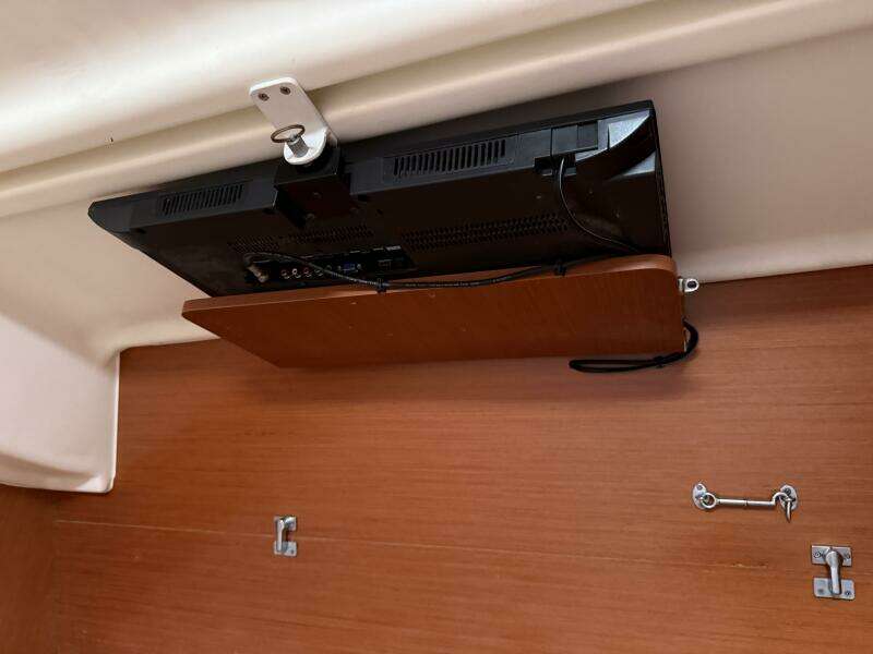 2010 Beneteau Oceanis 43