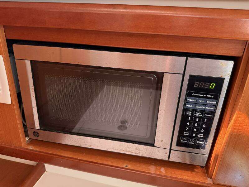 2010 Beneteau Oceanis 43