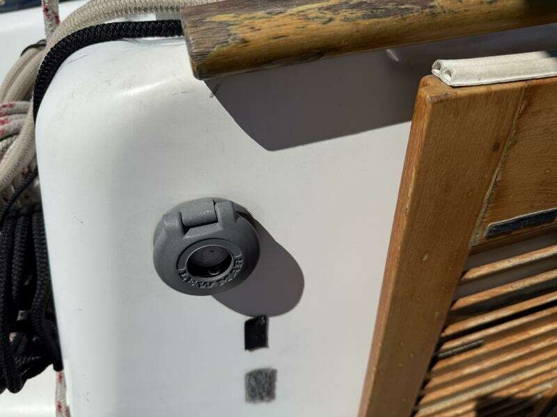 2010 Beneteau Oceanis 43