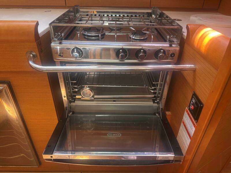 1032 SO509 Stove
