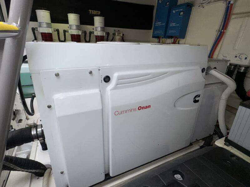 2014 Tiara Yachts 5800 Sovran