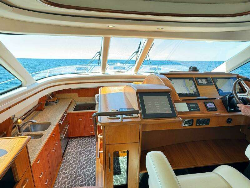 2014 Tiara Yachts 5800 Sovran