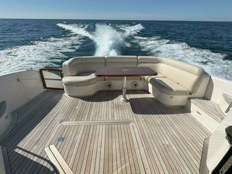 2014 Tiara Yachts 5800 Sovran