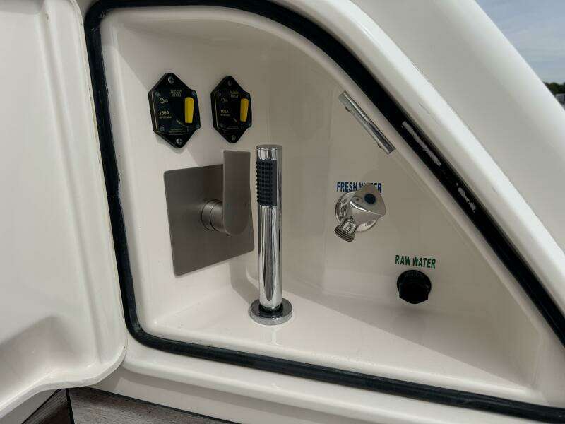 2014 Tiara Yachts 5800 Sovran